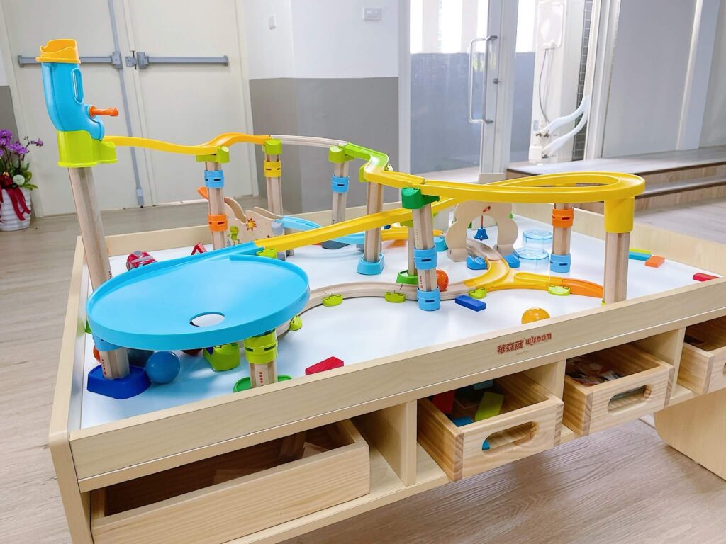 教具操作區滾球玩具