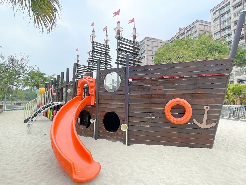 永大共融公園海盜船