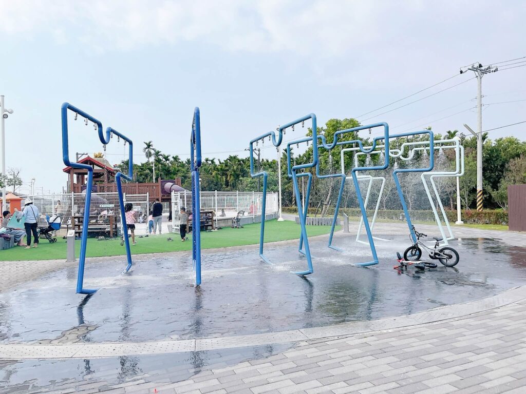 客家藍衫戲水區