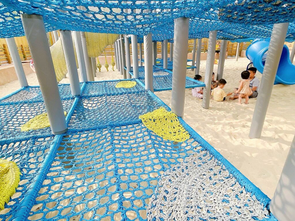 藍白編織攀爬網1樓