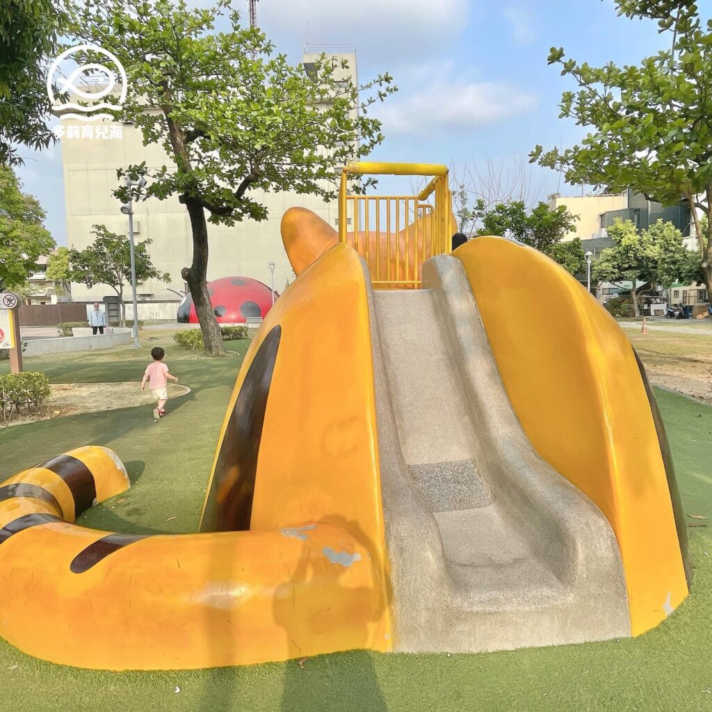 勝利動物溜滑梯公園
