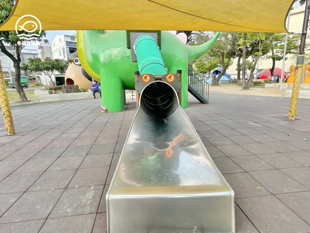 勝利動物溜滑梯公園