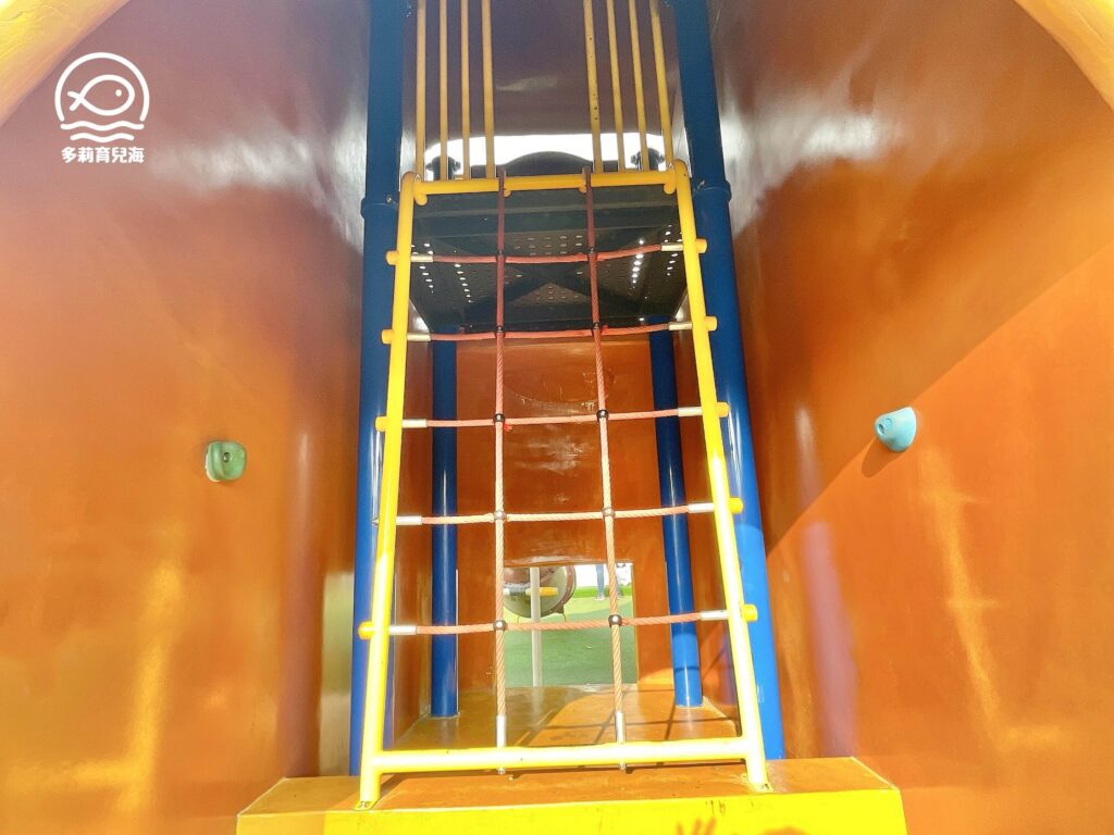 勝利動物溜滑梯公園